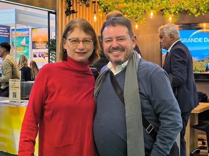Professora Cristina Macke e o Secretário de Turismo do Estado do Rio Grande do Sul, Ronaldo Santini, na BTL, em Lisboa