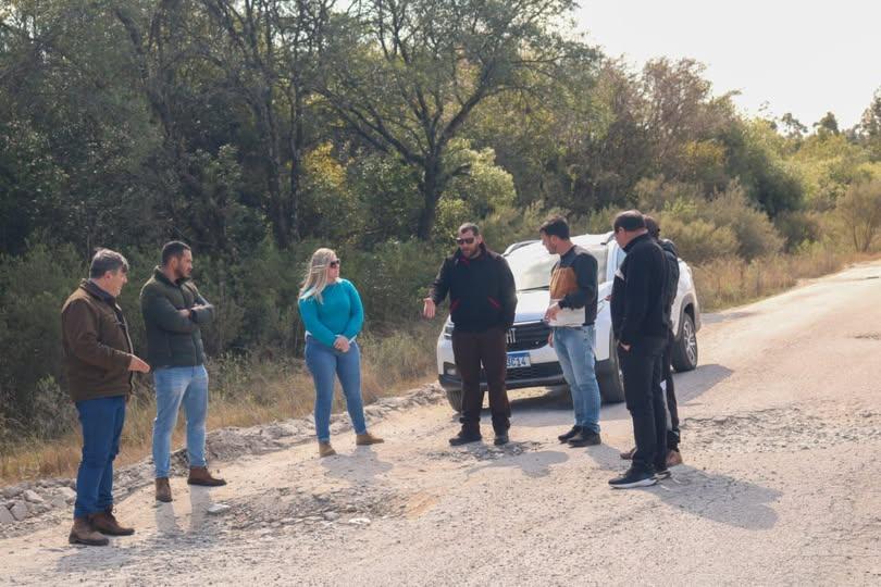 Prefeito Campani esteve no local com os técnicos