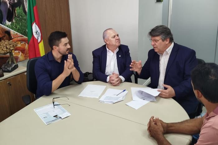 Prefeito Campani se reuniu com o Secretário Covatii na SDR