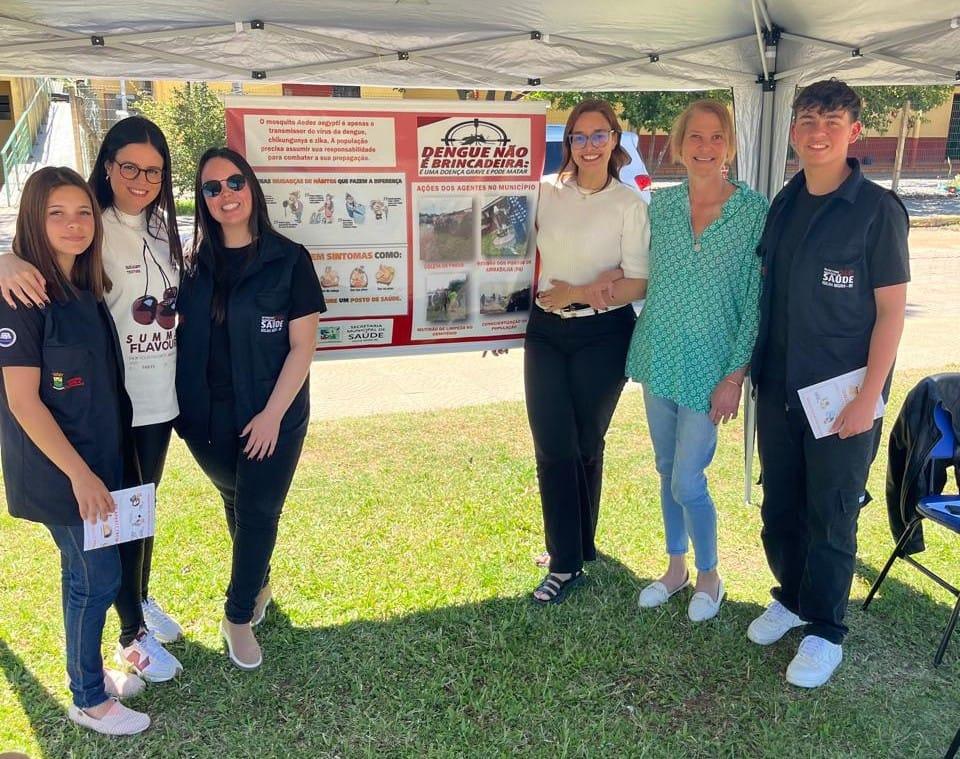 Secretária de Saúde, Daniele Campana Campani, também participou da ação | Foto: Divulgação